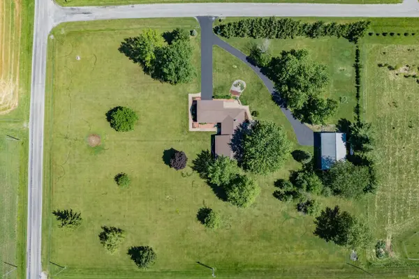 13921 Emanuel RD, Hoagland, IN 46745-9736
