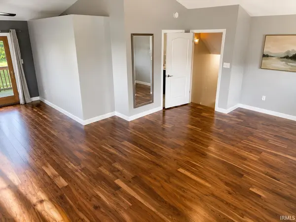 406 Northfield LN, Valparaiso, IN 46383