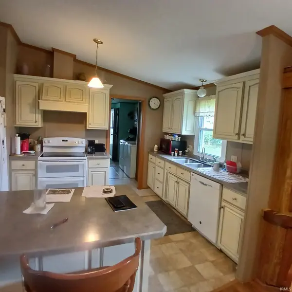 622 E Elnora ST, Odon, IN 47562