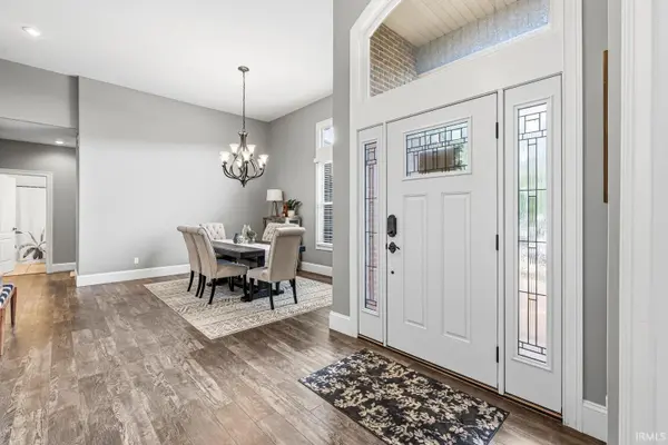 51678 Meadow Pointe DR, Granger, IN 46530