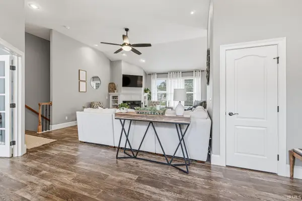 51678 Meadow Pointe DR, Granger, IN 46530