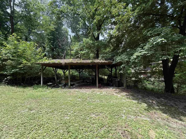 1925 SCHLENSKER RD, Evansville, IN 47725