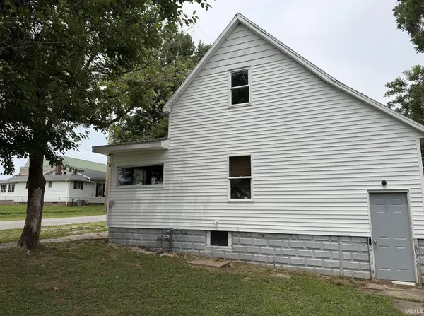 118 S Clay ST, Oakland City, IN 47660