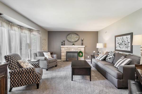 822 Oak Ridge DR, South Bend, IN 46617