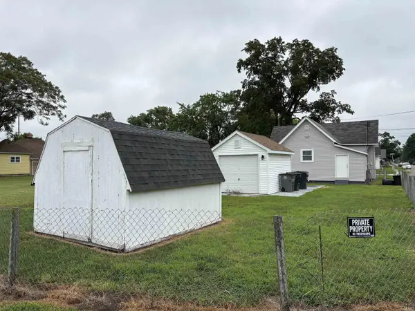 102 W Swartzel AVE, Vincennes, IN 47591
