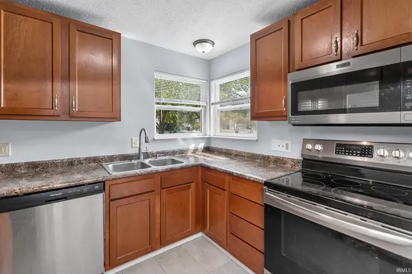 3601 Naples CT, Elkhart, IN 46514-9021