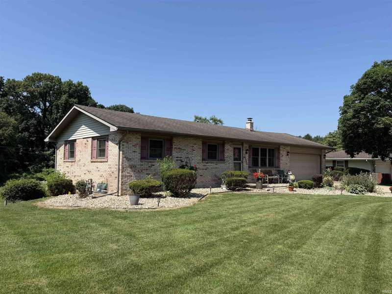 12584 Glen Oak LN, Granger, IN 46530-6822