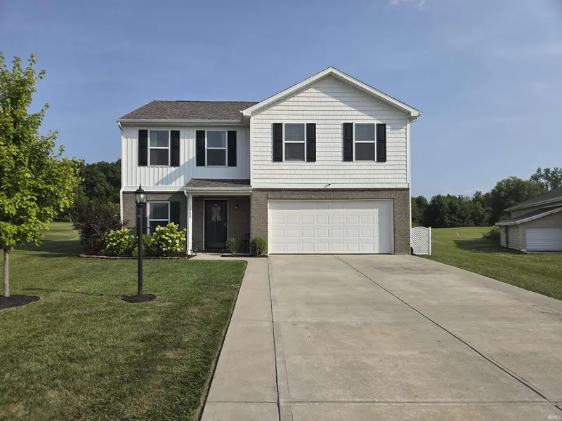 1200 E Pittenger CT, Albany, IN 47320-8974