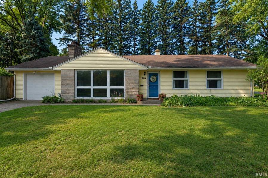 1734 Campeau ST, South Bend, IN 46617
