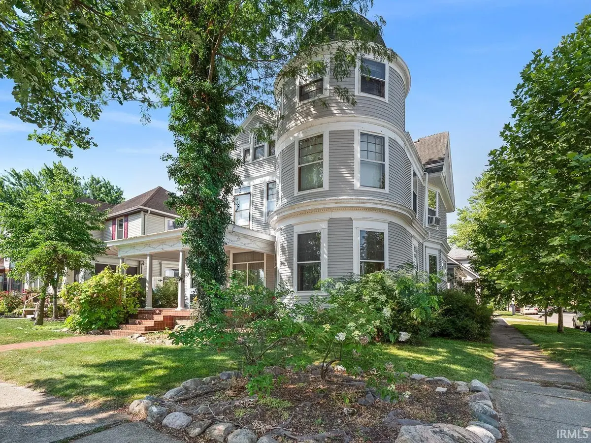 1025 Crescent AVE, Fort Wayne, IN 46805-4316