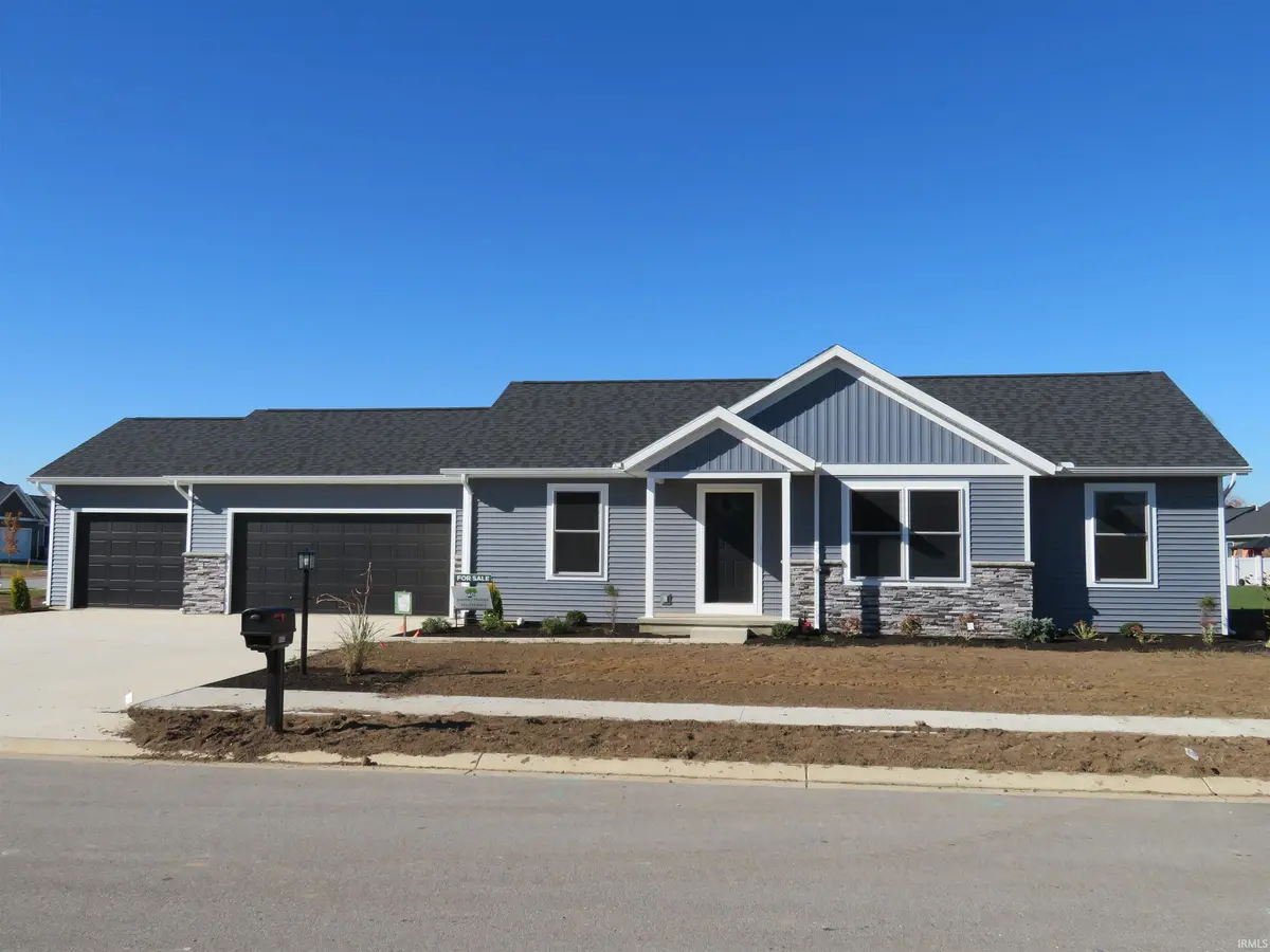 68463 Falcons Lair LN, New Paris, IN 46553-2402