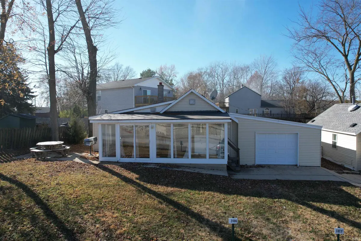 2406 N West Shafer DR, Monticello, IN 47960-1245