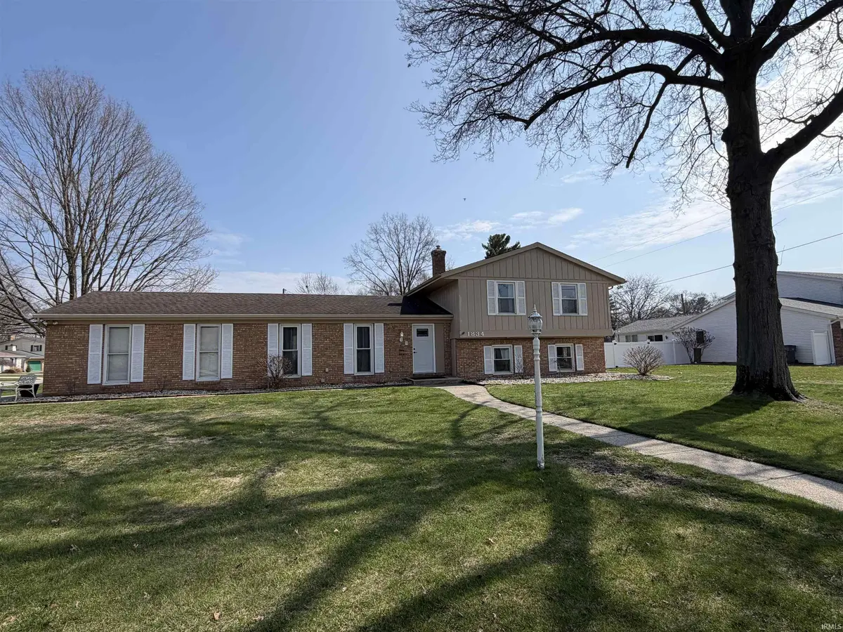 1834 Crabtree LN, Elkhart, IN 46514-4225