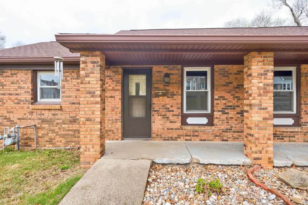 703 NW 1st ST, Washington, IN 47501