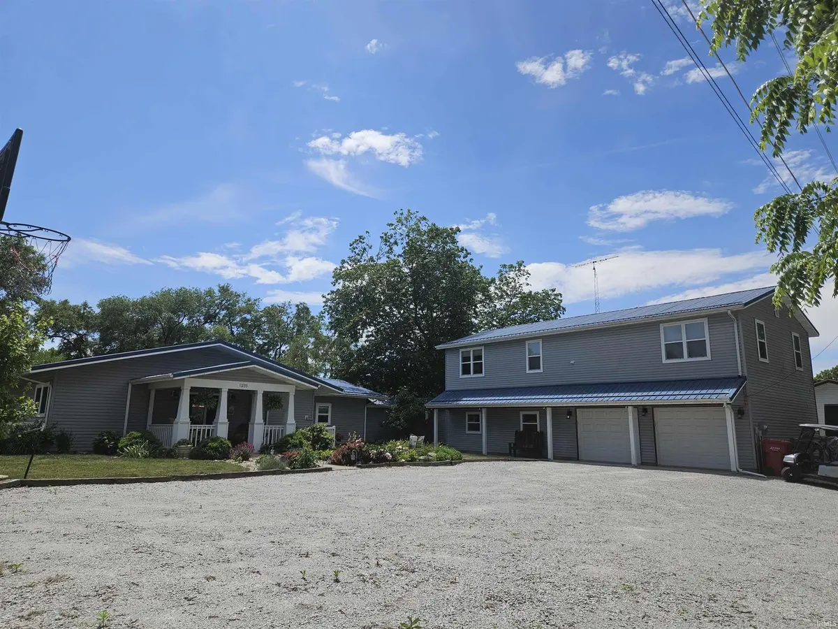 11235 N Lower Lake Shore DR, Monticello, IN 47960-8138