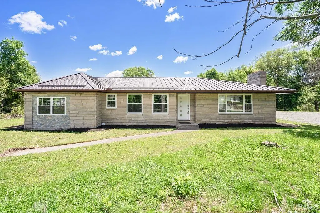 2372 S 200 EAST ***, Kokomo, IN 46902