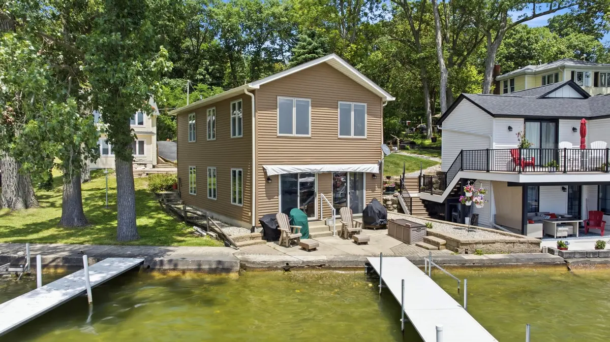 2687 W Sycamore Beach RD, Angola, IN 46703-9070
