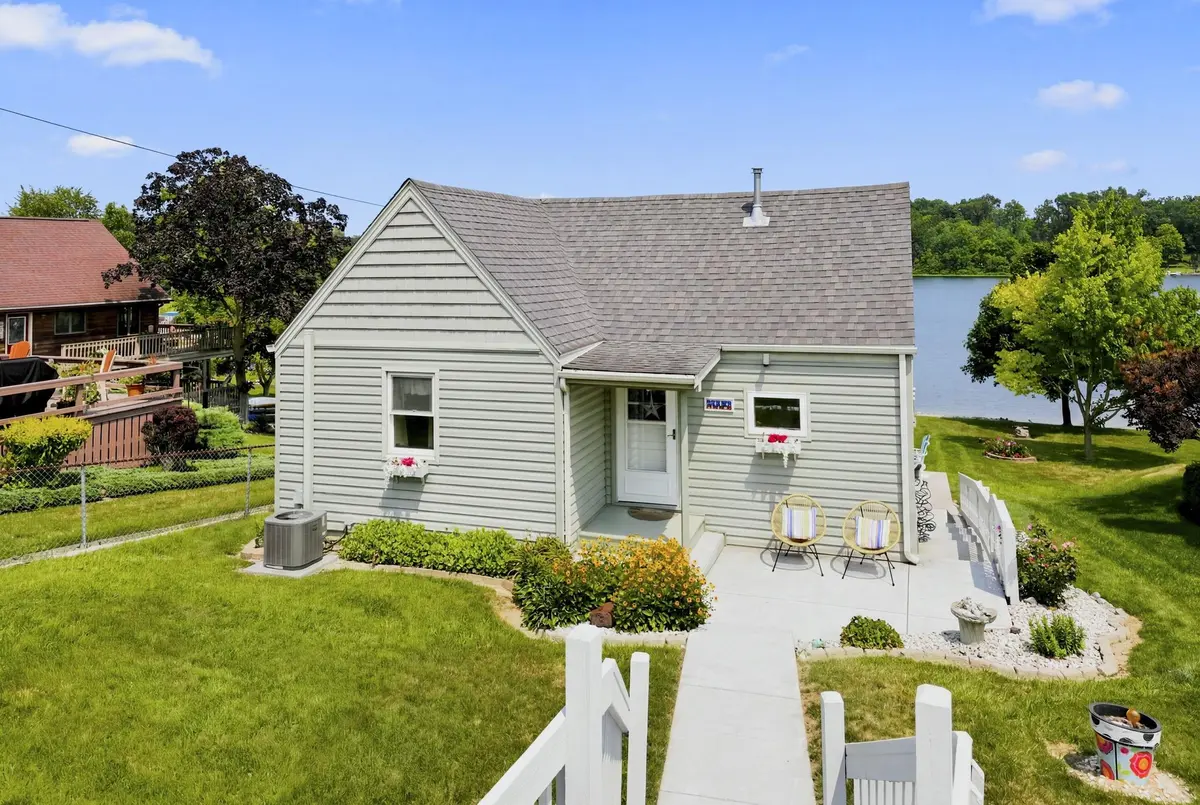 1835 E Bair Rd ***, Columbia City, IN 46725