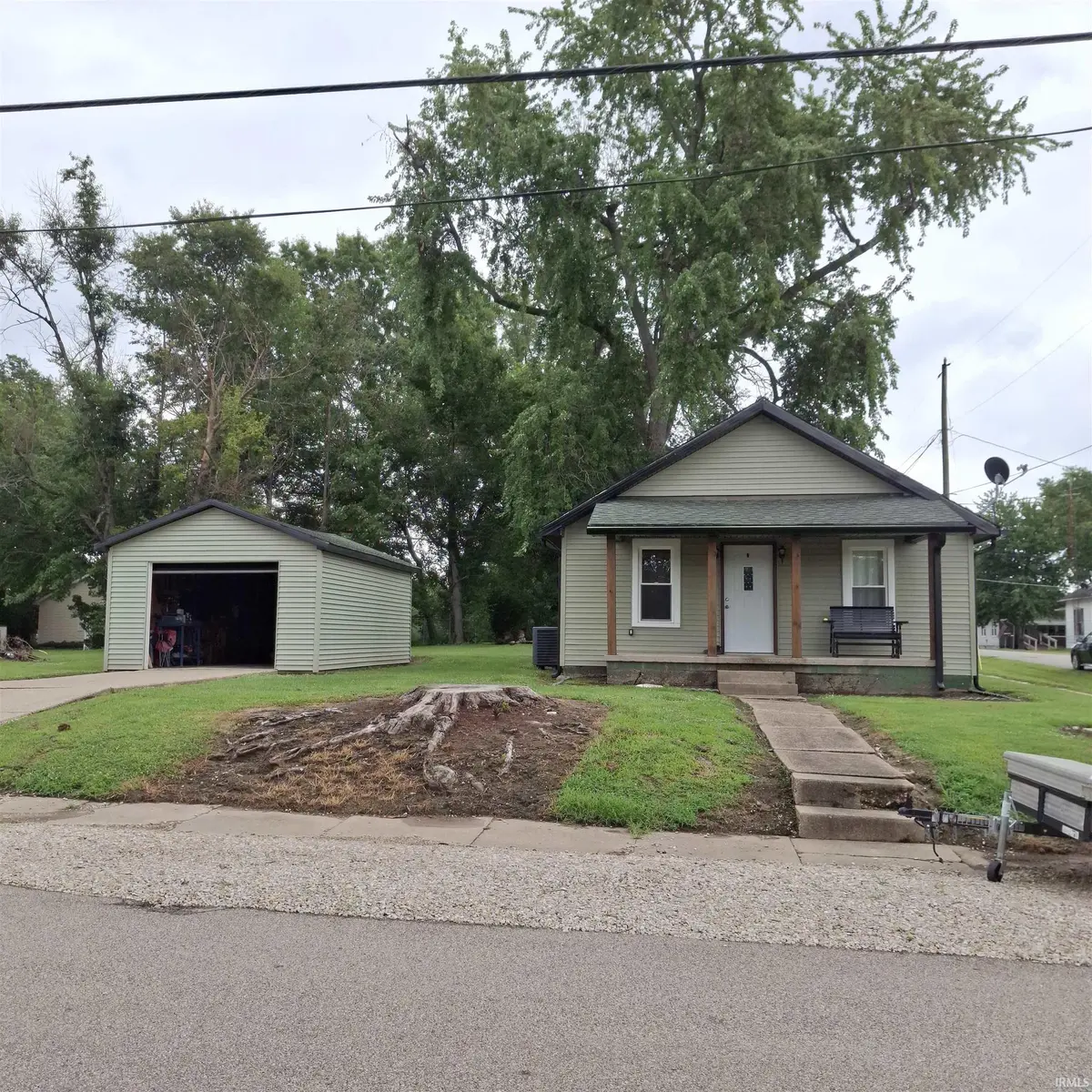 214 S Division ST, Francisco, IN 47649