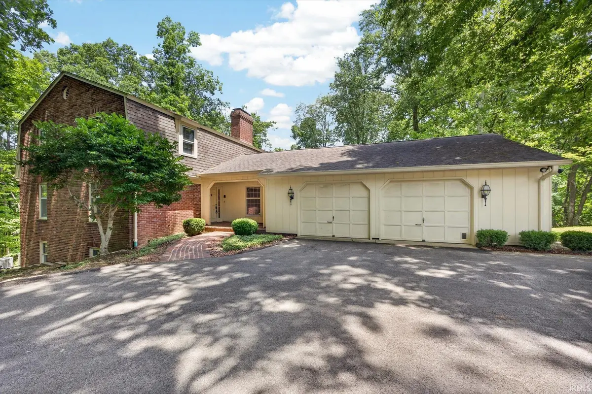 3200 N Browncliff LN, Bloomington, IN 47408