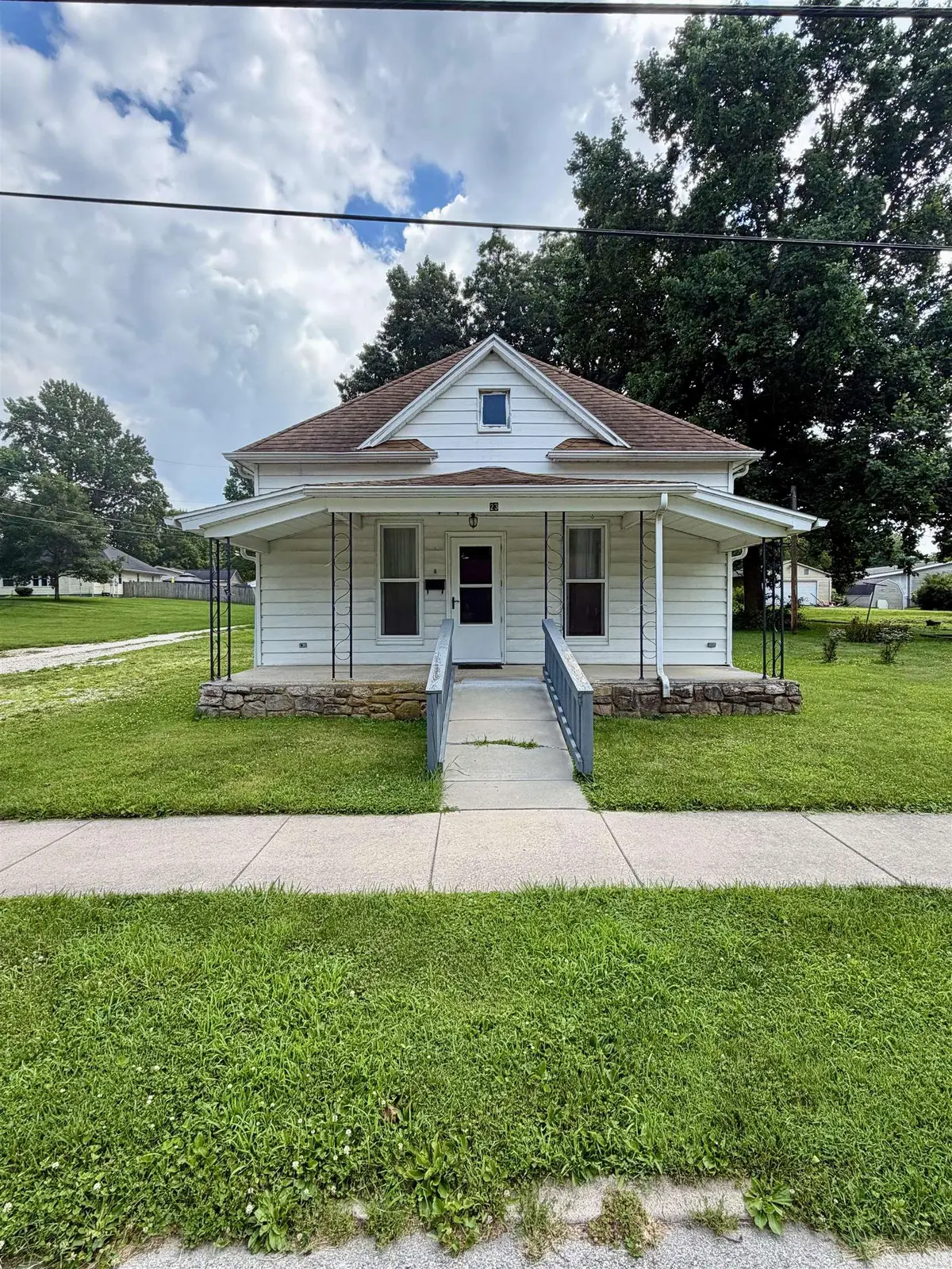 23 W Stump ST, Williamsport, IN 47993