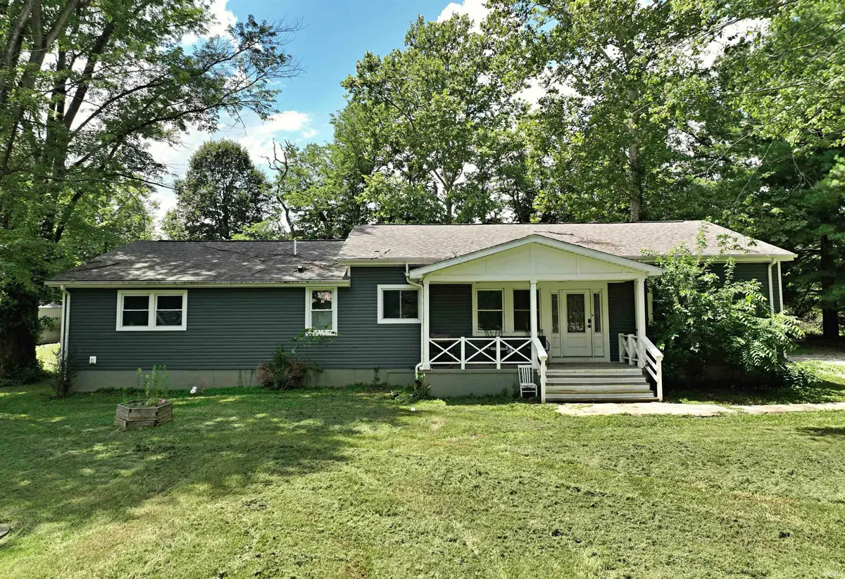 1501 Fox Run DR, Washington, IN 47501