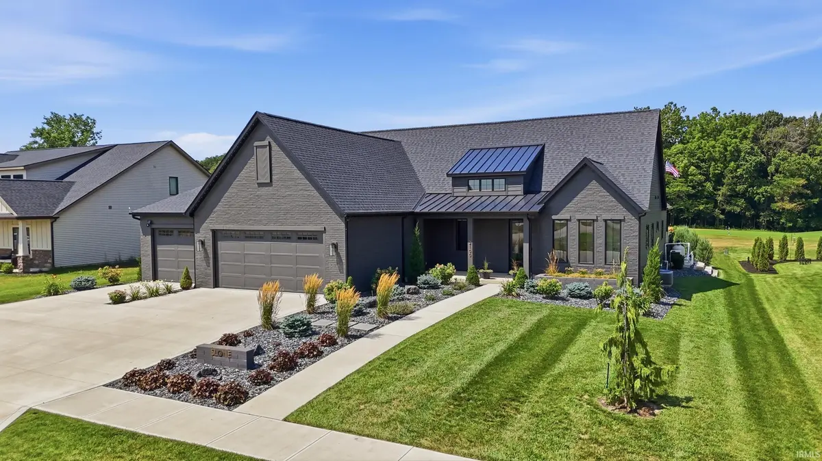 2100 Golfview DR, Auburn, IN 46706