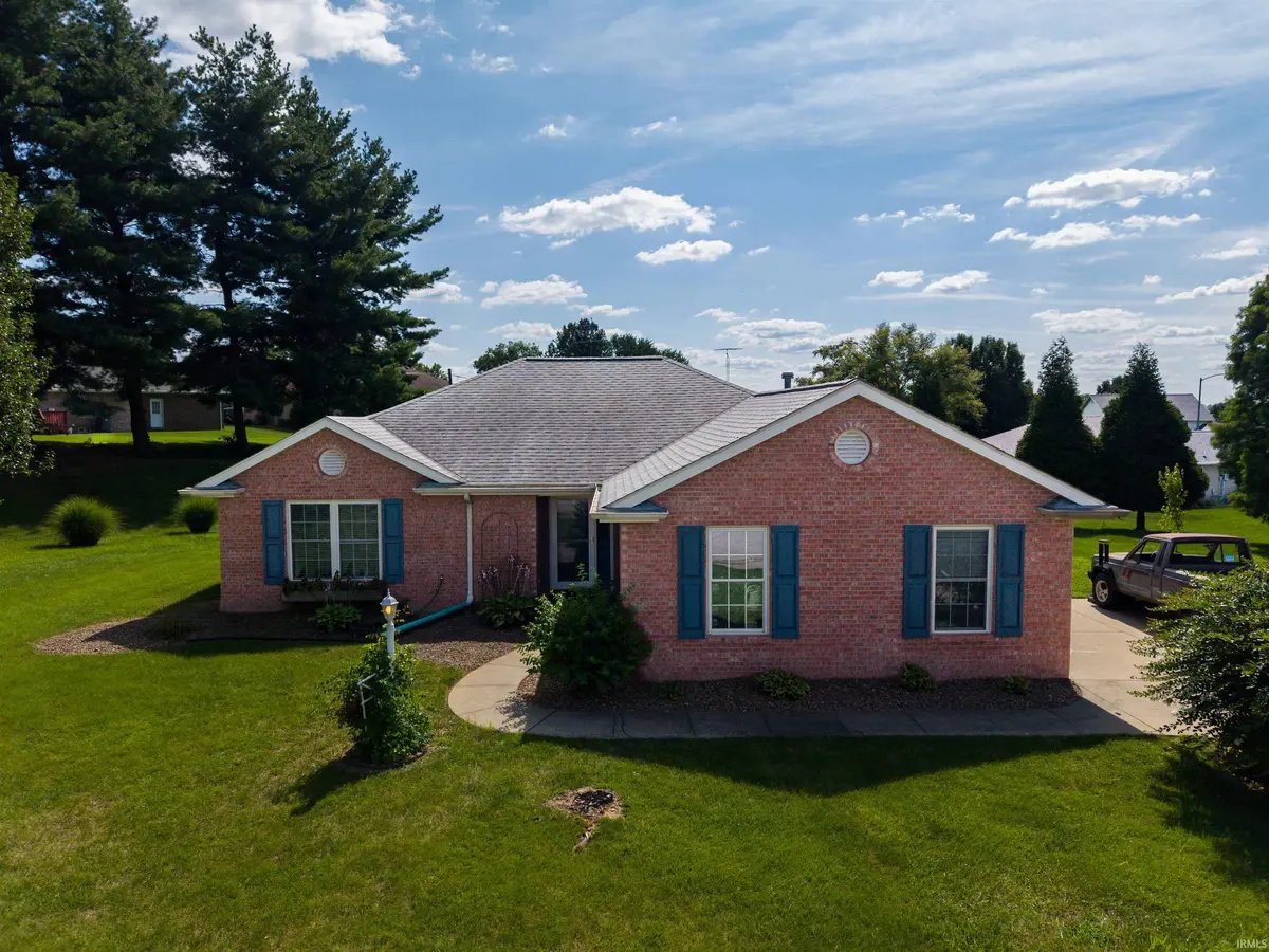 1906 N Windsor CT, Huntingburg, IN 47542