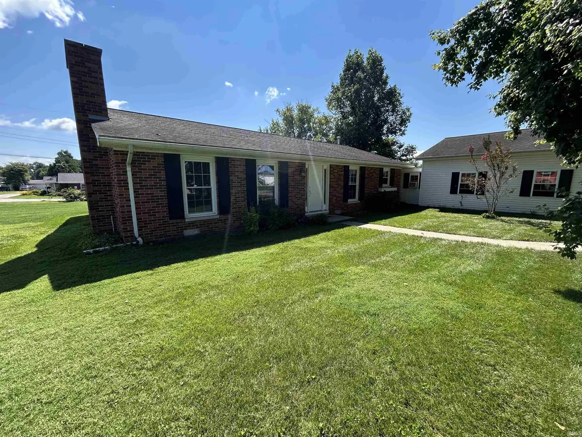 1207 N White River AVE, Petersburg, IN 47567