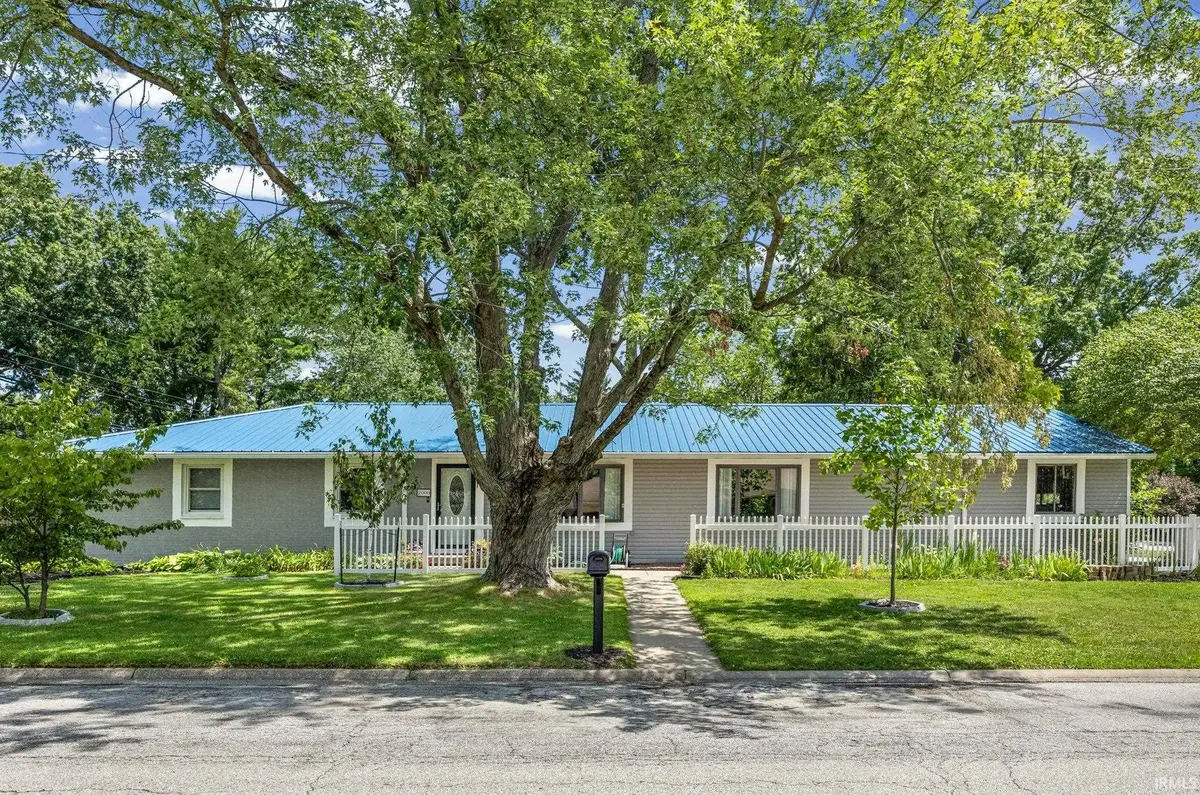 2000 Carlisle DR, West Lafayette, IN 47906