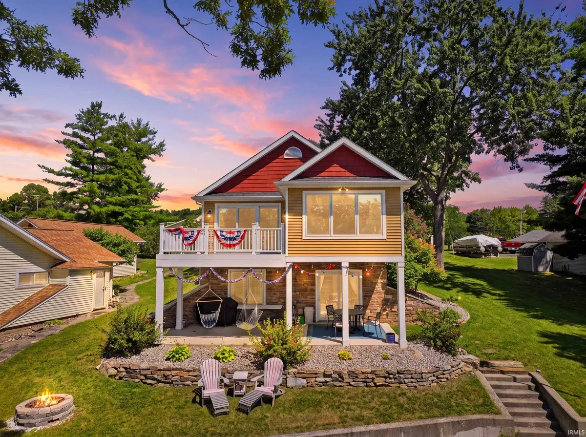 760 Spring Beach RD, Rome City, IN 46784