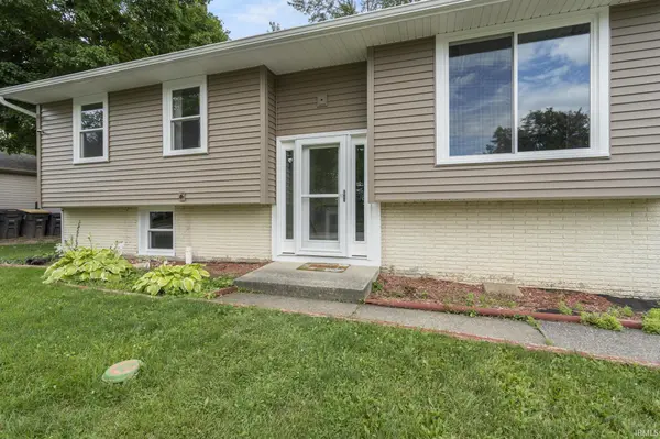 604 Springbrook RD, Fort Wayne, IN 46825