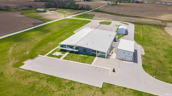 7916 S Warren RD, Warren, IN 46792