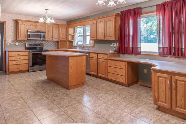 1372 Yockey RD, Mitchell, IN 47446-6915