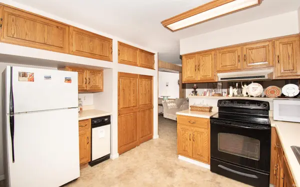 505 Oak Crest DR, Kendallville, IN 46755