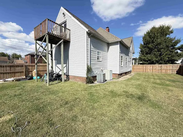 913 Washington ST, Evansville, IN 47713