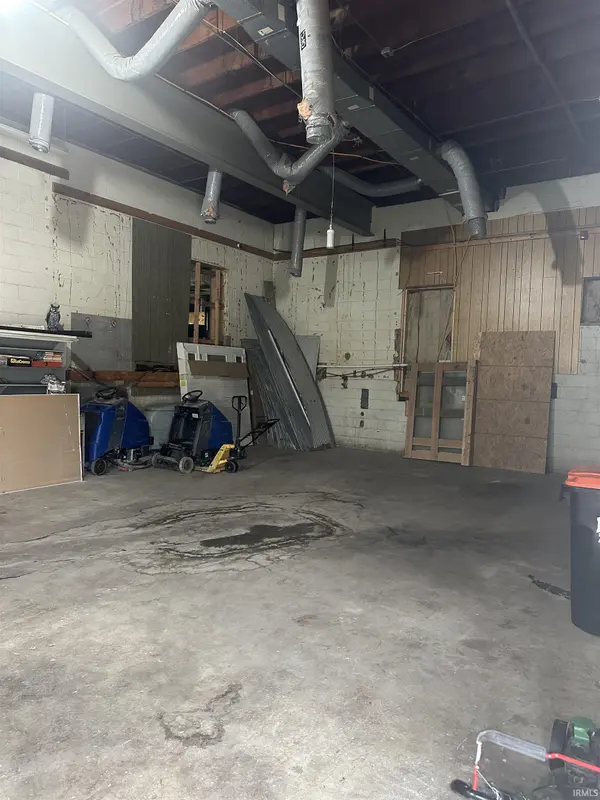 1200 W 6Th ST, Mishawaka, IN 46544-1720