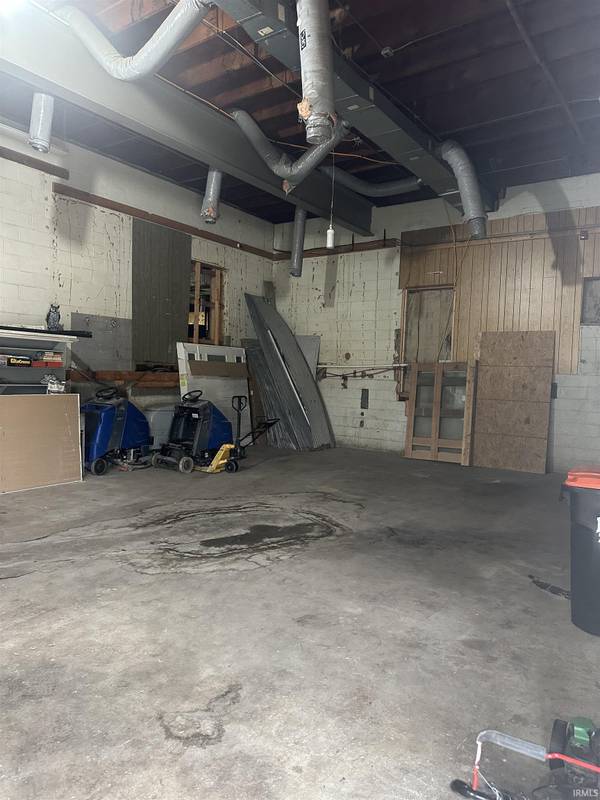 1200 W 6Th ST, Mishawaka, IN 46544-1720