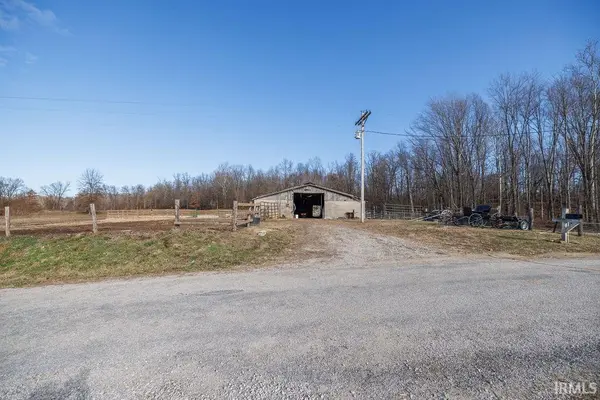 000 Defore RD, Coal City, IN 47427