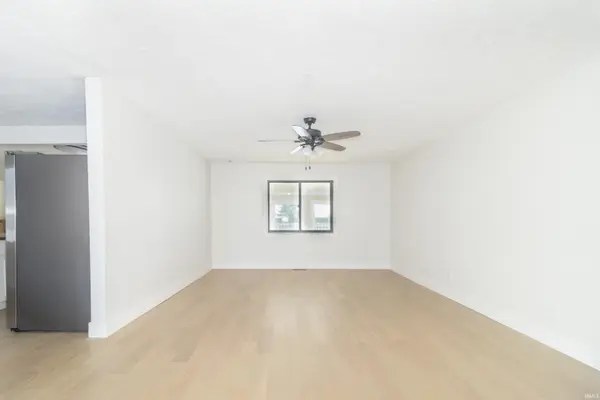 1127 Hickory LN, New Castle, IN 47362-1507
