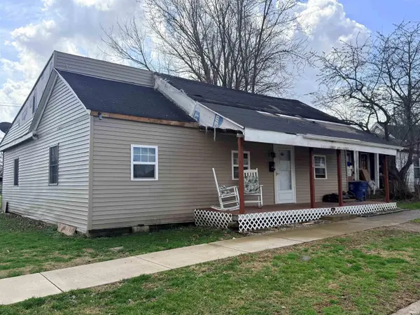 314 W Warren ST, Mitchell, IN 47446