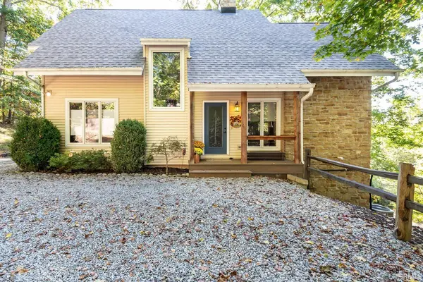 9002 E Agate AVE, Nashville, IN 47448