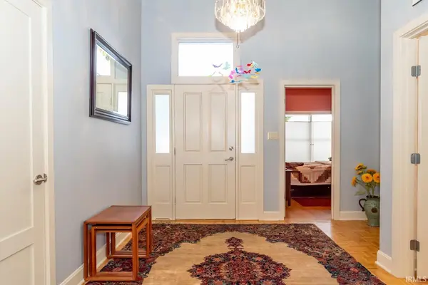 2814 S St Remy CIR, Bloomington, IN 47401