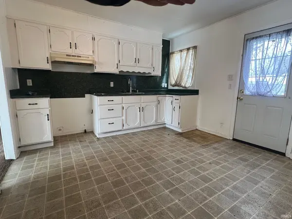 1113 E Fischer ***, Kokomo, IN 46901