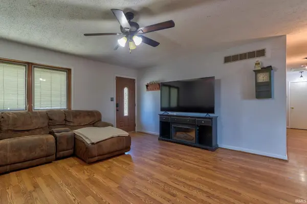 670 S Burkhardt RD, Evansville, IN 47715-4220