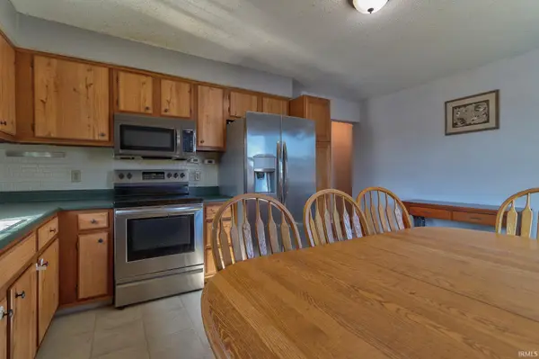 670 S Burkhardt RD, Evansville, IN 47715-4220