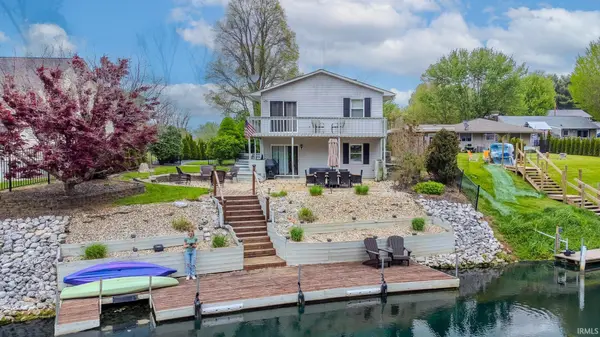 9285 E Sleepy Hollow Pkwy, Cromwell, IN 46732-9631