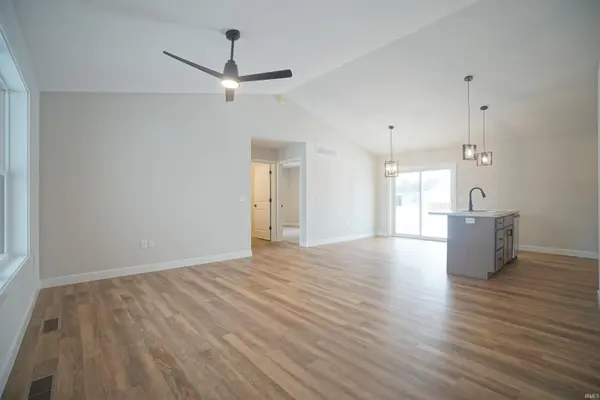 445 N Eastfield CIR, Milford, IN 46542