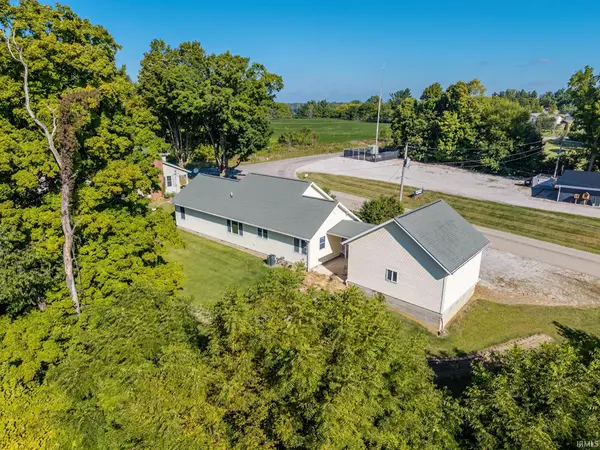9540 E 500 S RD, Wolcottville, IN 46795