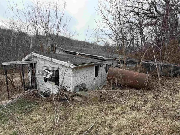 195 Old State Road 54 ***, Avoca, IN 47420